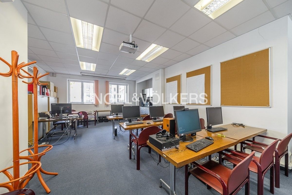 Pronájem kancelář - Dukelských hrdinů, Praha, 165 m²