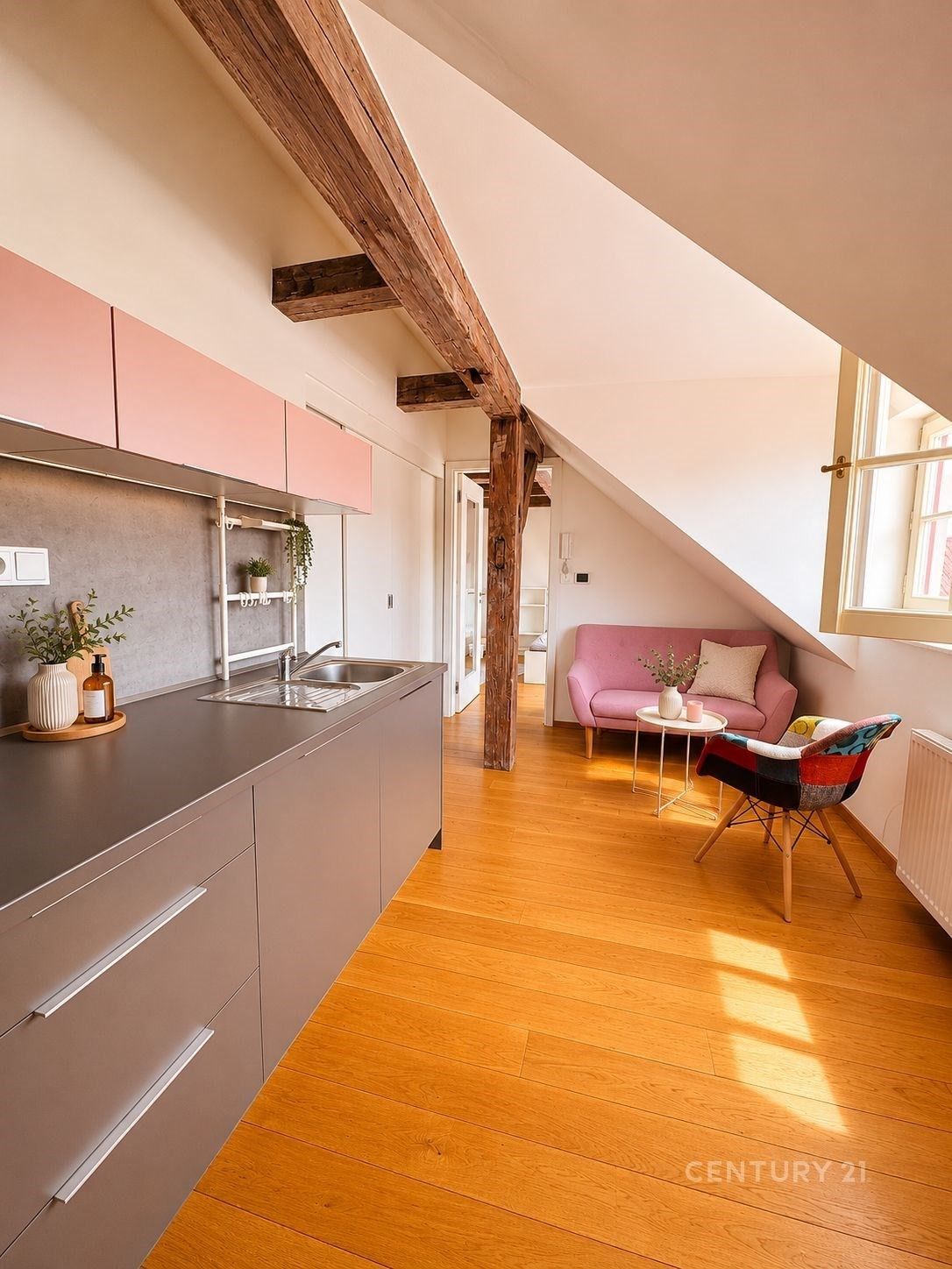 2+kk, Prvního pluku 144, Praha Karlín, 33 m² - 2
