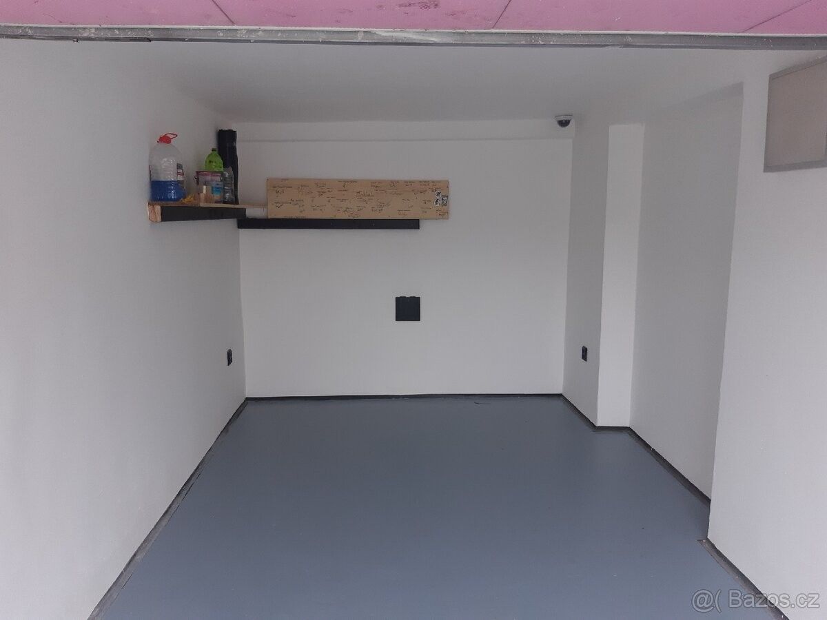 Garáže, Mělník, 276 01