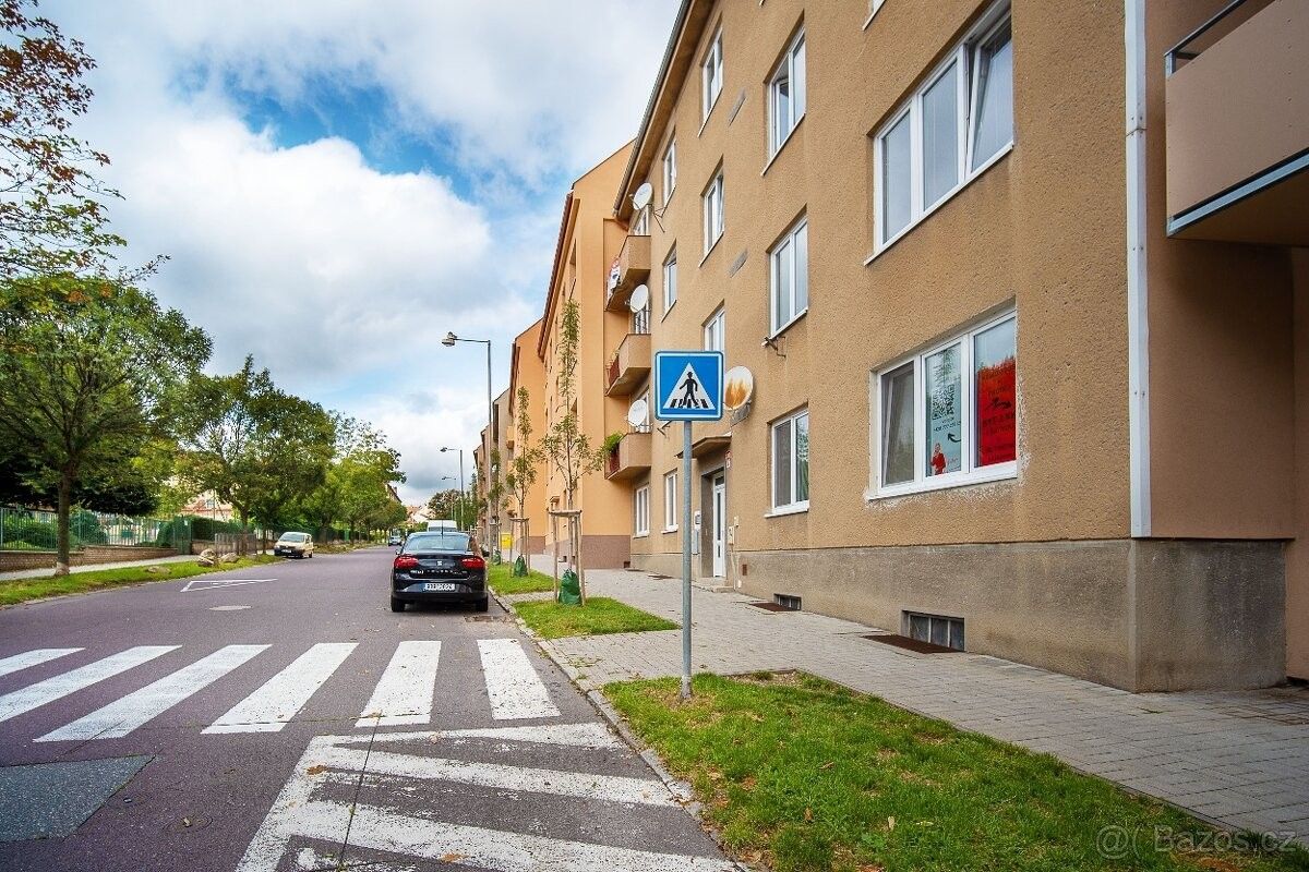 Byty, Bezkov, 669 02