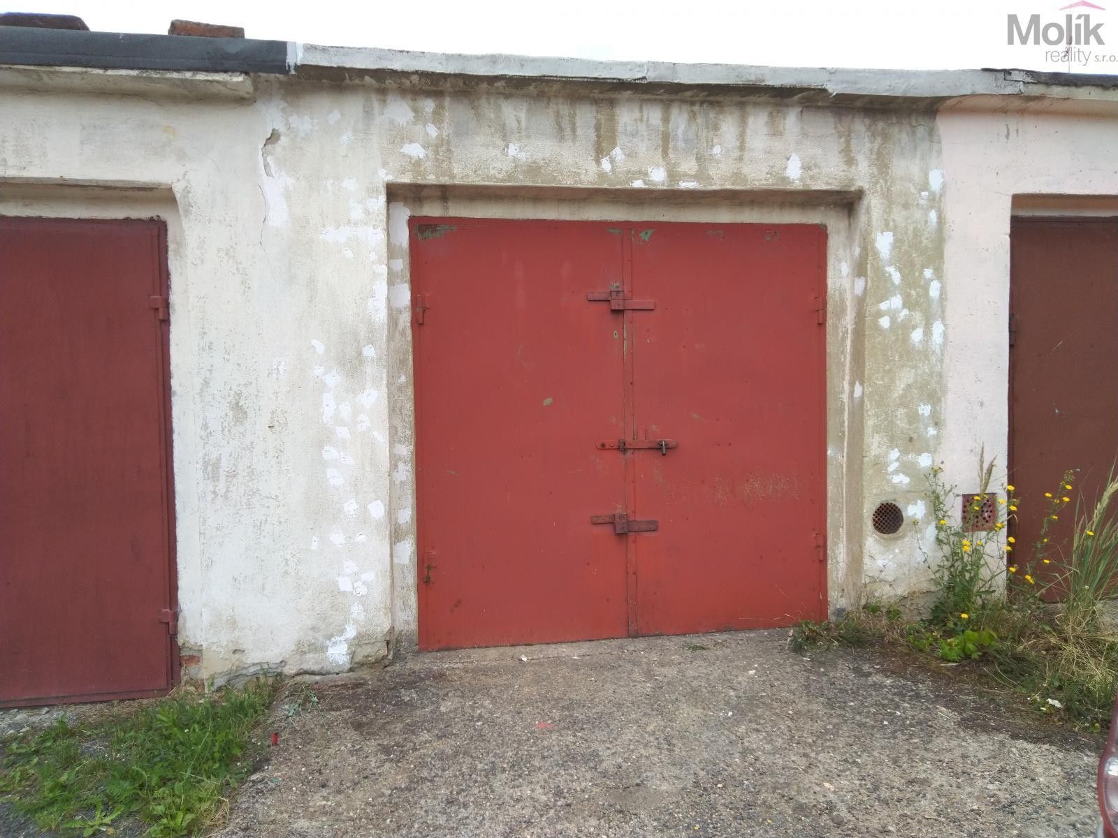 Garáže, Čepirohy, Most, 19 m²