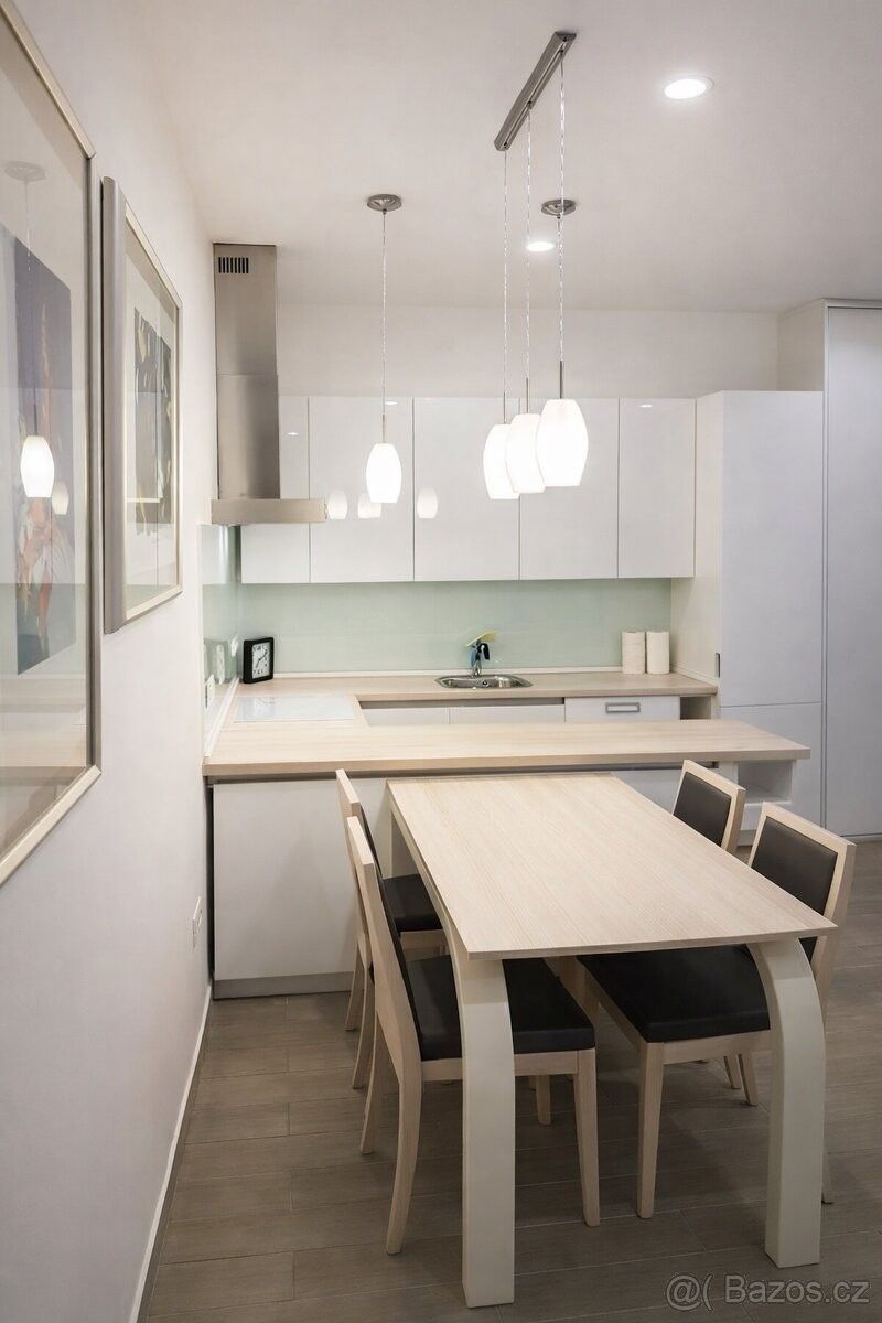 Byty, 987 66, Zahraničí