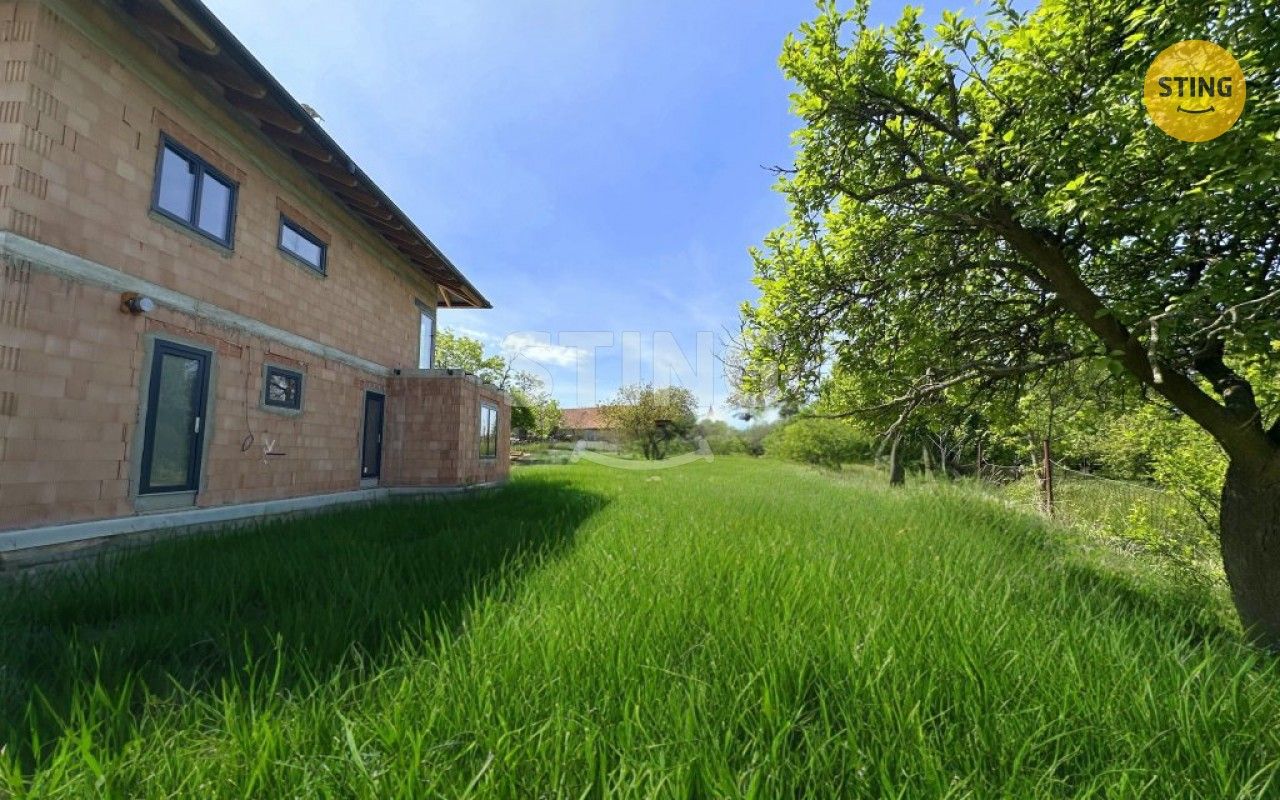 Prodej rodinný dům - Krhov, 285 m²