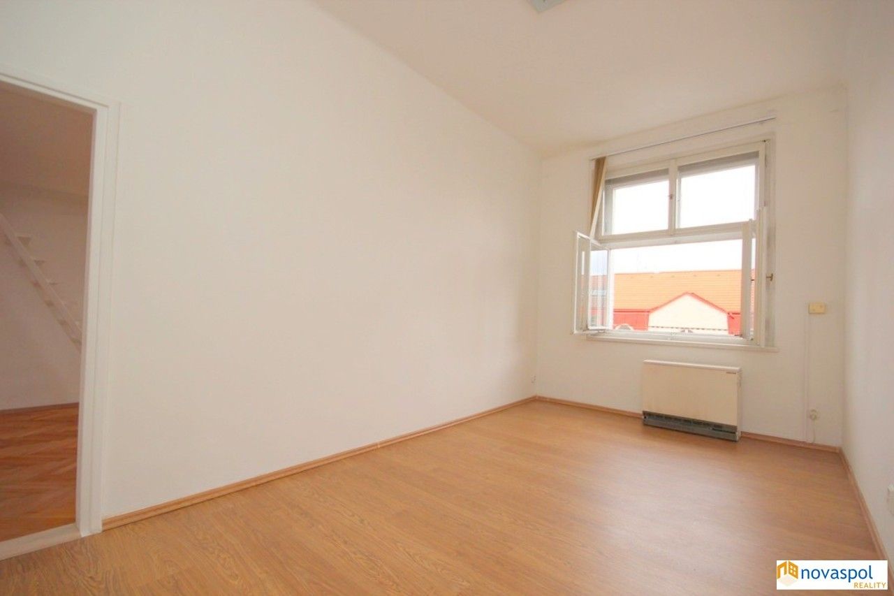 Byt 2+kk · 43 m² · Pod lázní, Praha - 4