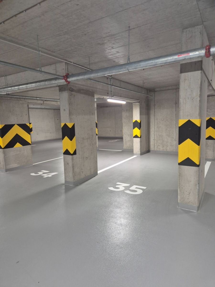 Garáže, Křižíkova, Praha - Karlín, 15 m²