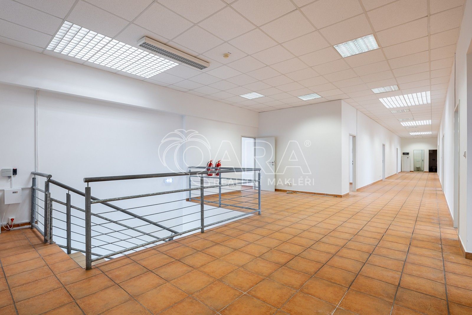 Pronájem kancelář - Českomoravská, Praha, 430 m²