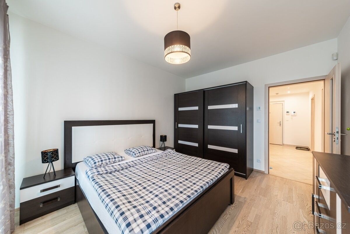 Pronájem byt - Praha, 130 00