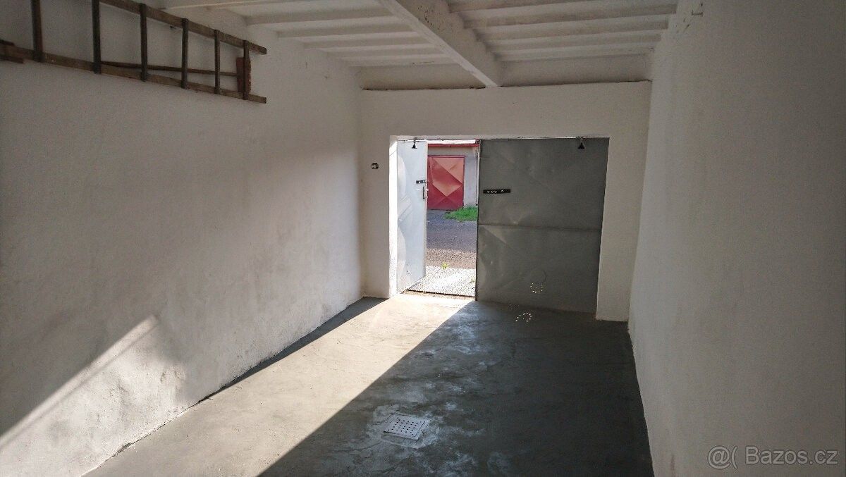 Garáže, Mladá Boleslav, 293 01 - 2