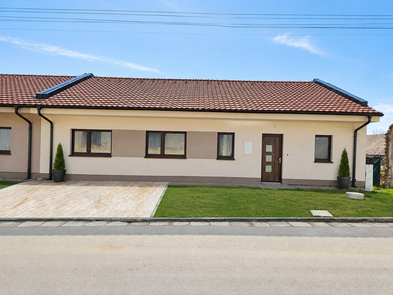 Rodinné domy, Dyjákovice, okres Znojmo, 120 m² - 1