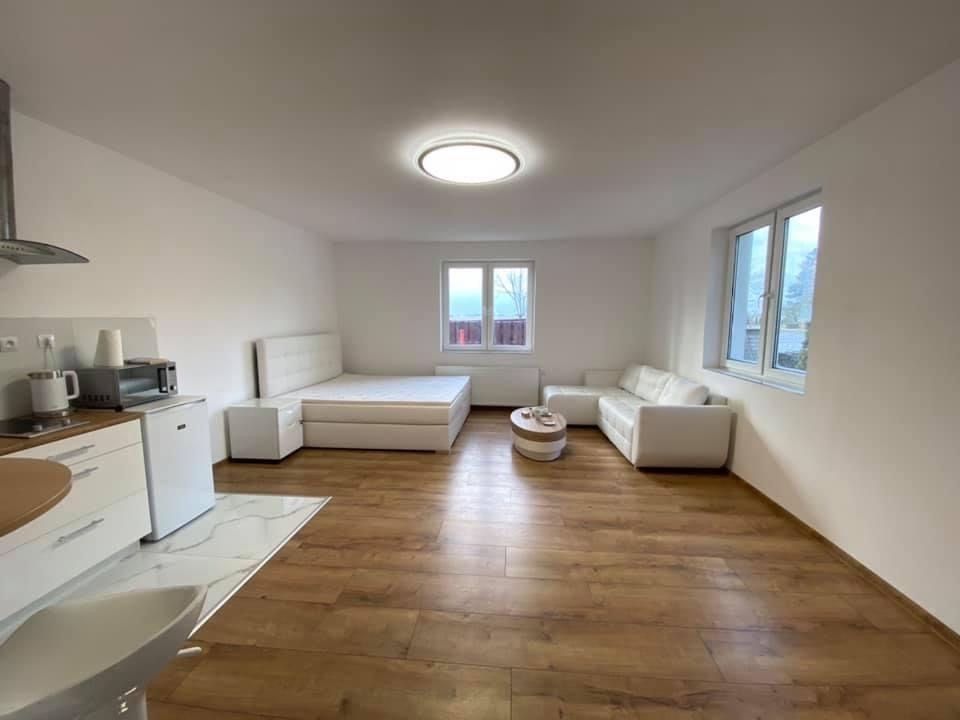 1+kk, Nad Hřištěm, Kněževes - Kněževes u Prahy, Středočeský kraj, 45 m² - 2