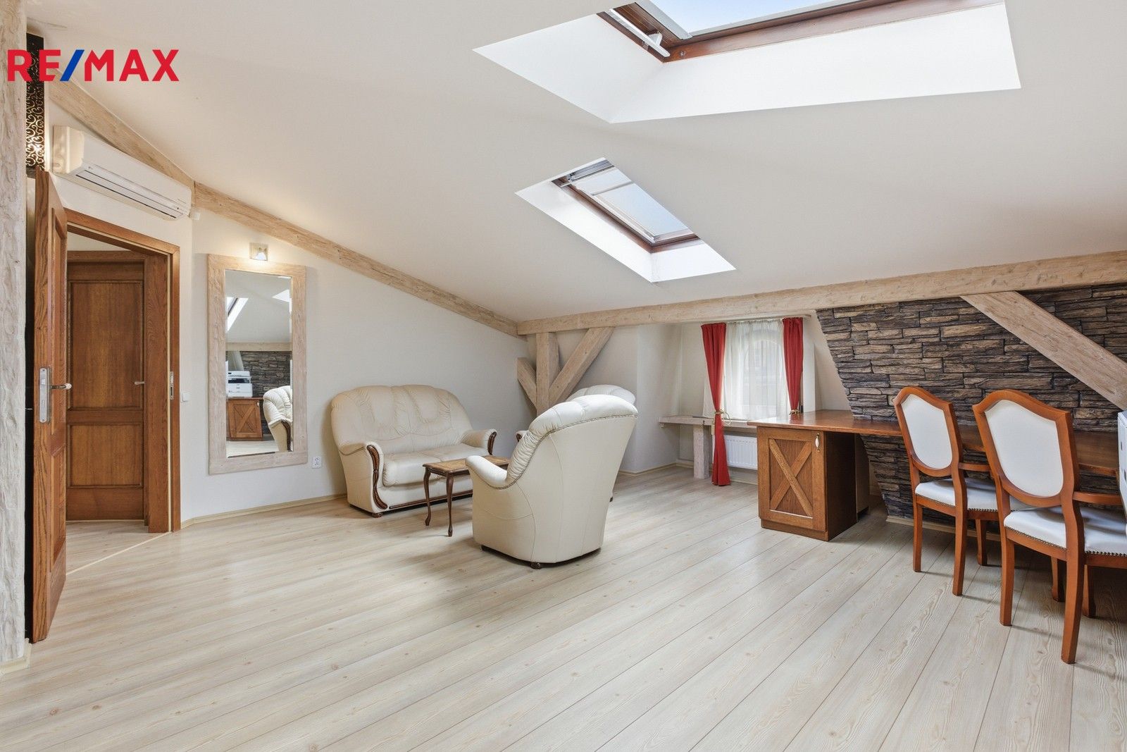 Prodej byt 5+kk - Moskevská, Karlovy Vary, 205 m²