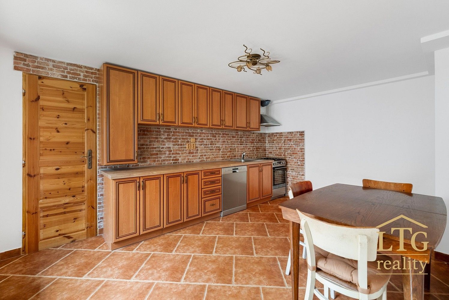 Rodinný dům · 197 m² · Petrovice, okres Znojmo - 3