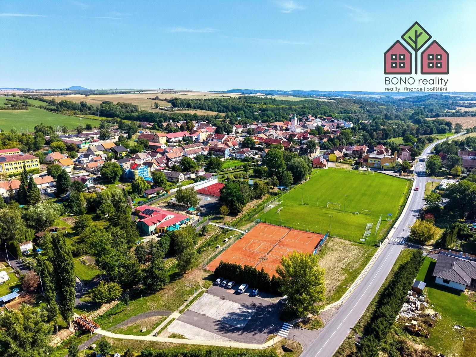 Zahrady, Hoštka, 1 950 m² - 2
