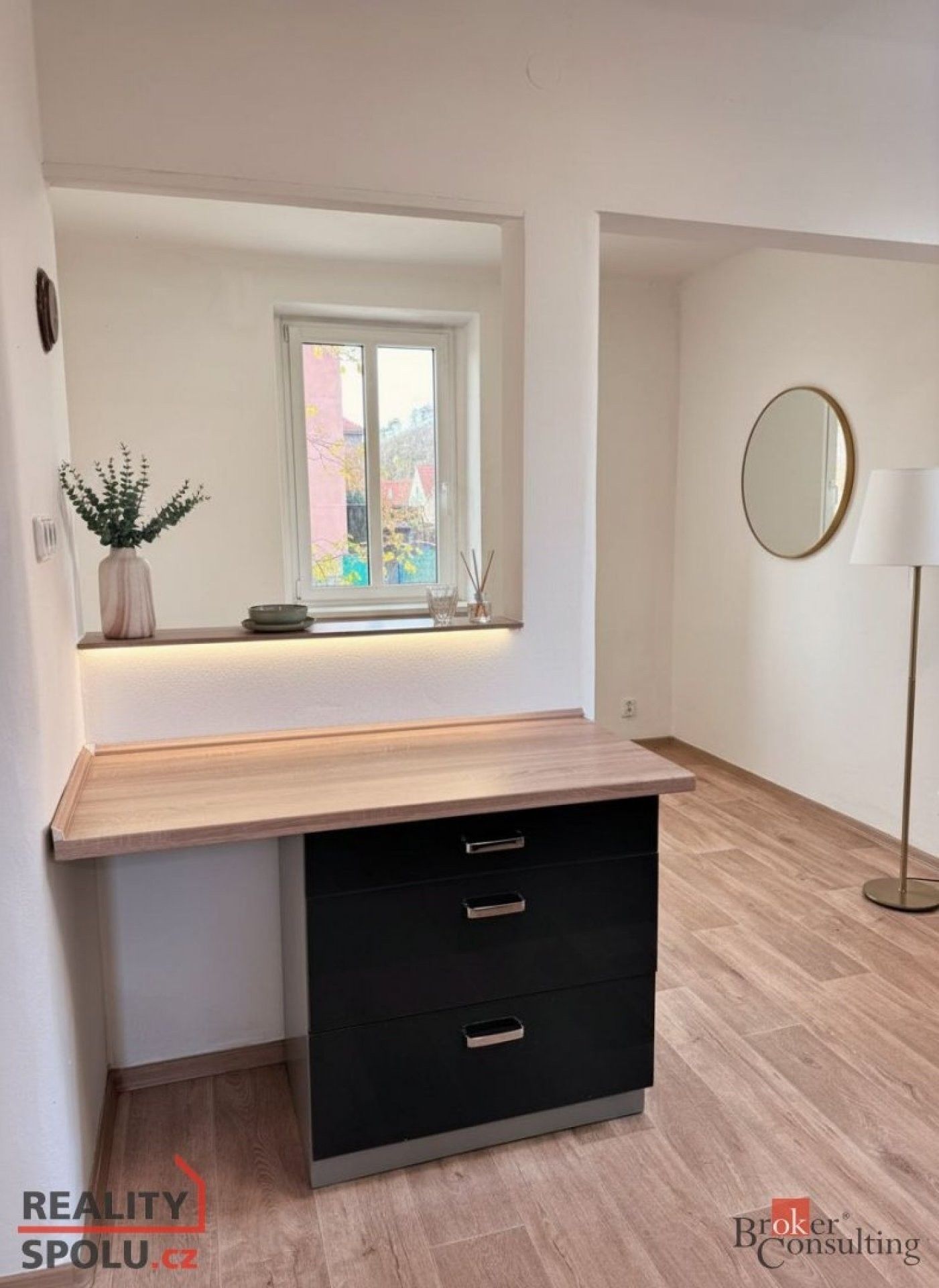 Prodej byt 2+kk - Jungmannova, Králův Dvůr, 40 m²