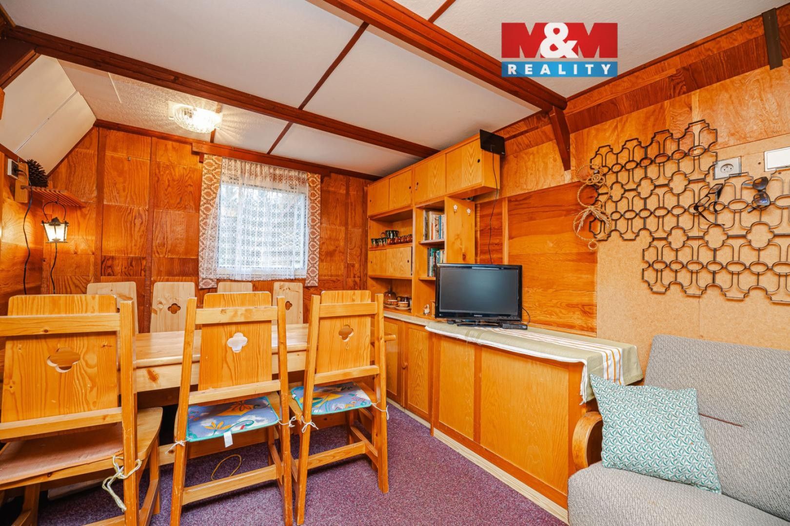 Zahrady, Červený Kostelec