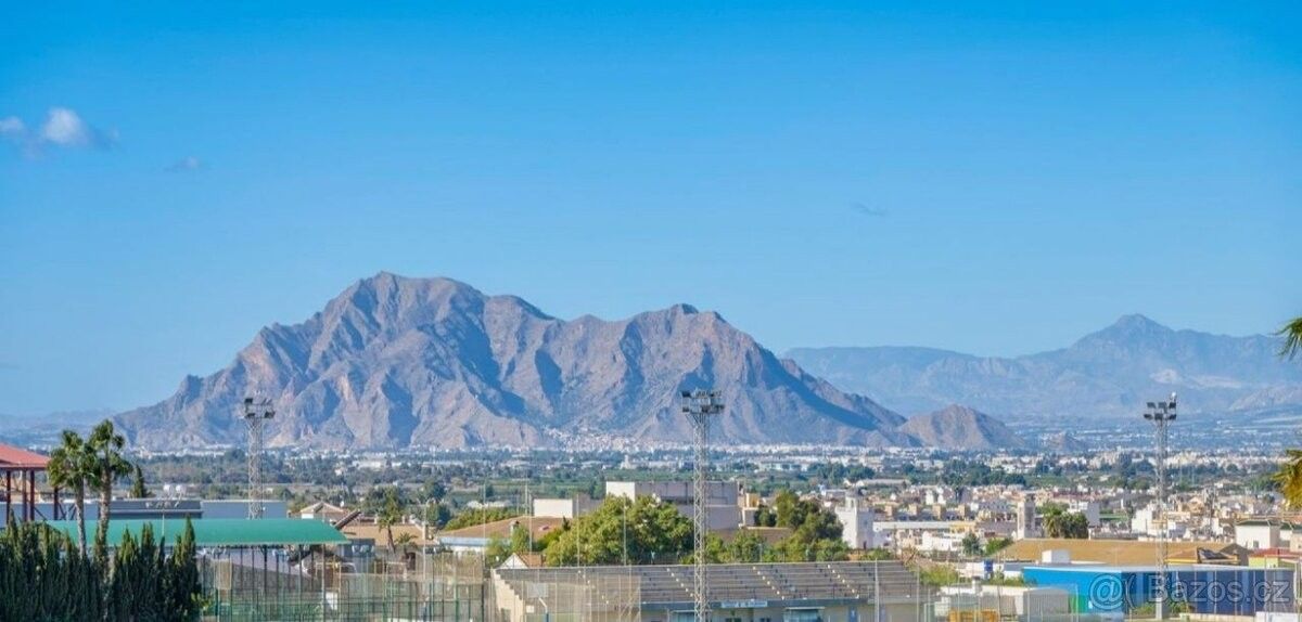 Rodinné domy, 987 66, Zahraničí