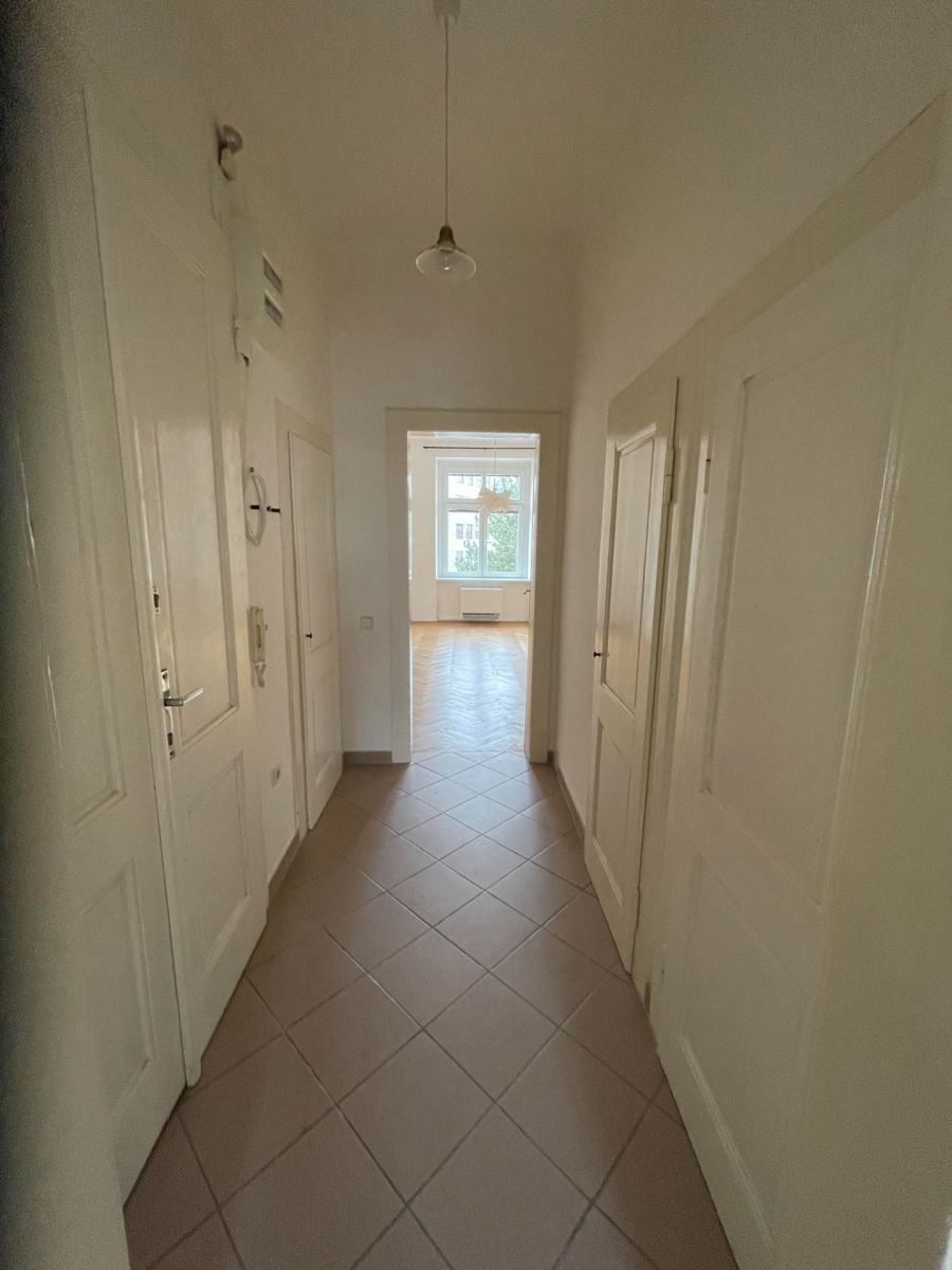 Pronájem byt 2+kk - Chlumčanského, Praha - Libeň, 47 m² - 5