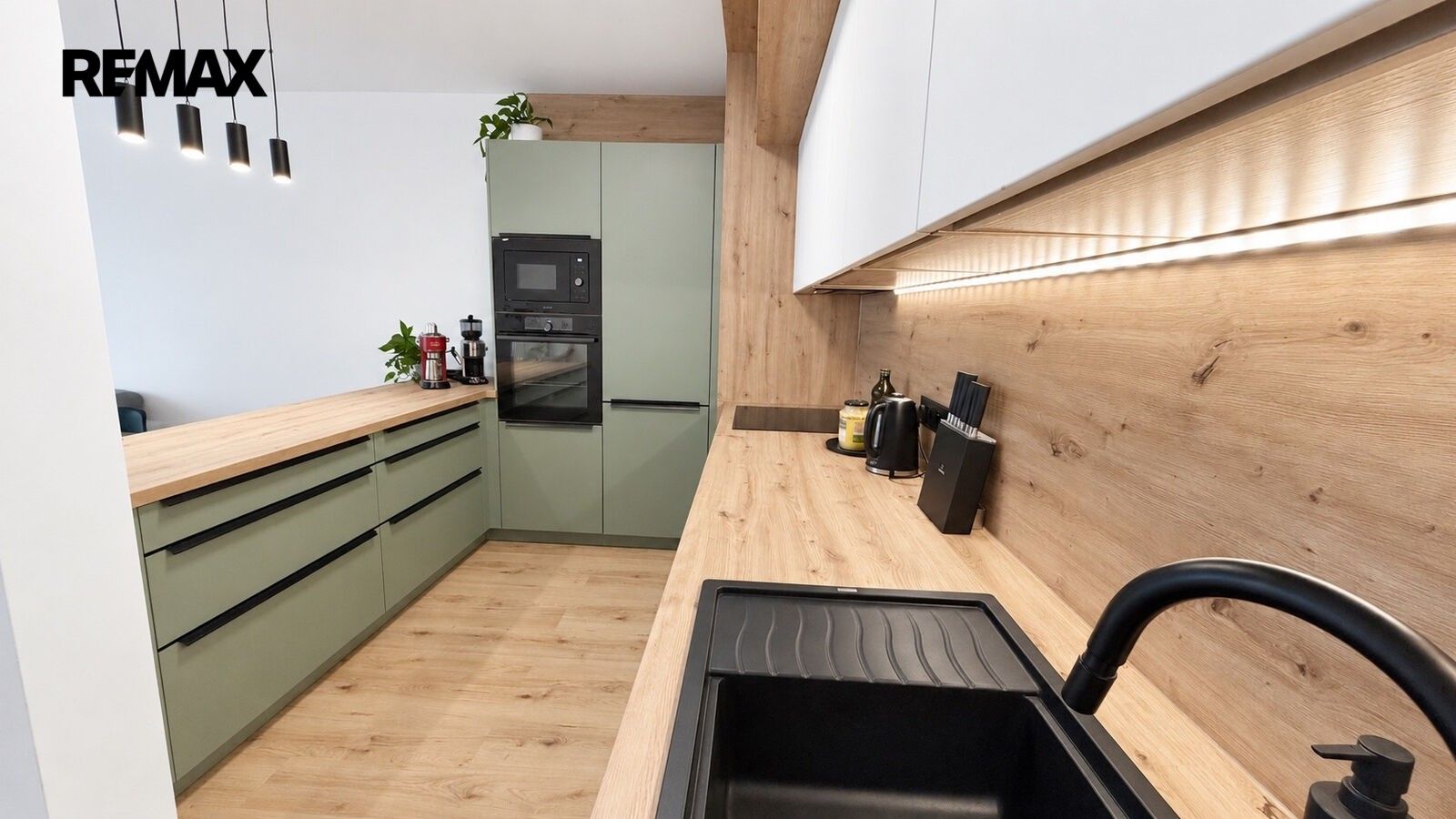 Pronájem byt 3+kk - Vrbenská 796, České Budějovice 4, 72 m² - 5