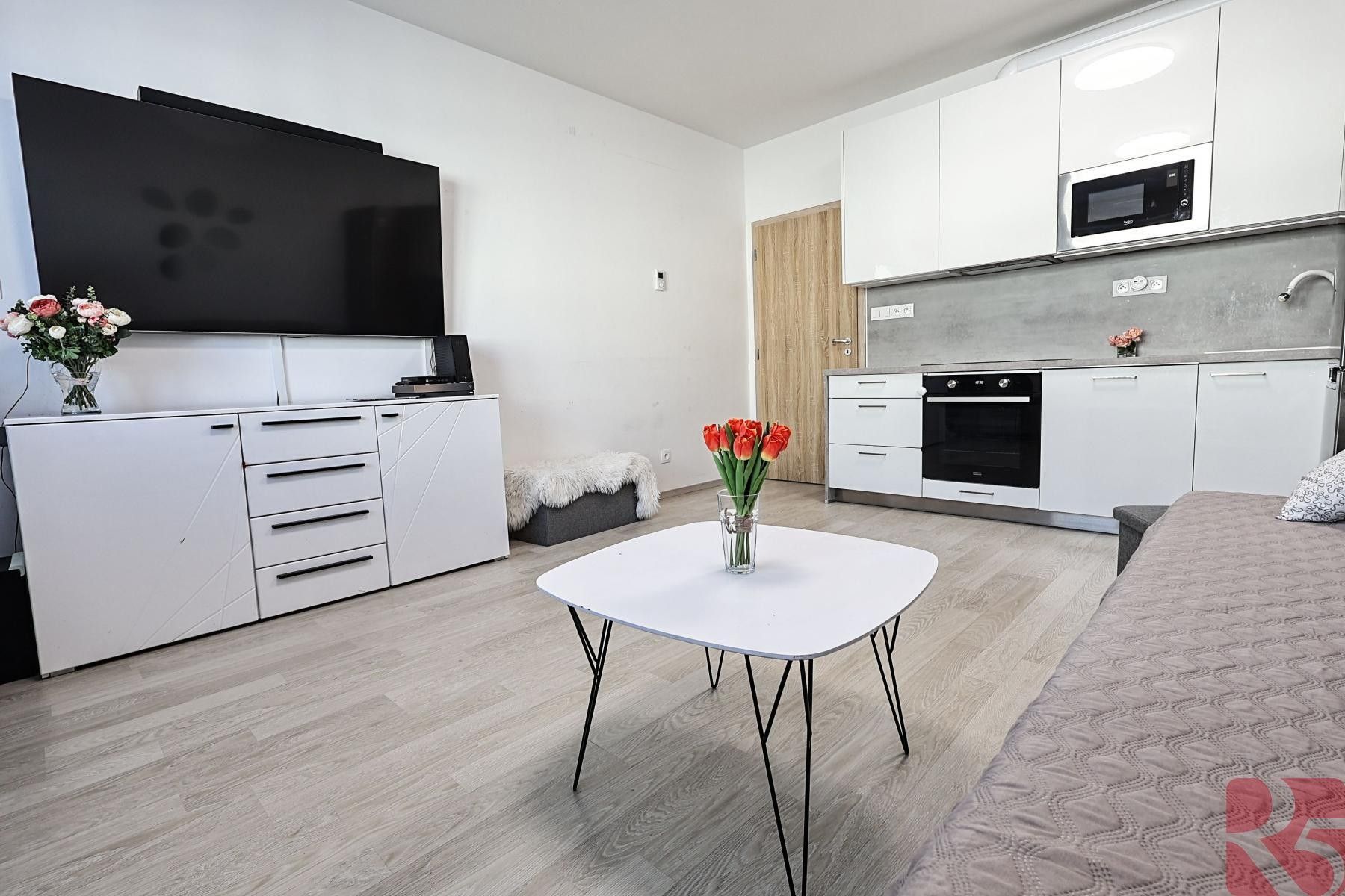 2+kk, Karla Guta, Praha, 50 m²