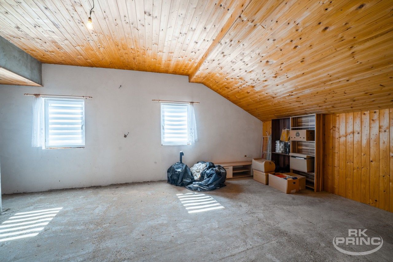 Prodej rodinný dům - Luční, Tišice, 240 m² - 5