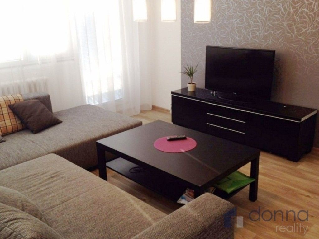 2+kk, V křovinách, Praha, 49 m²