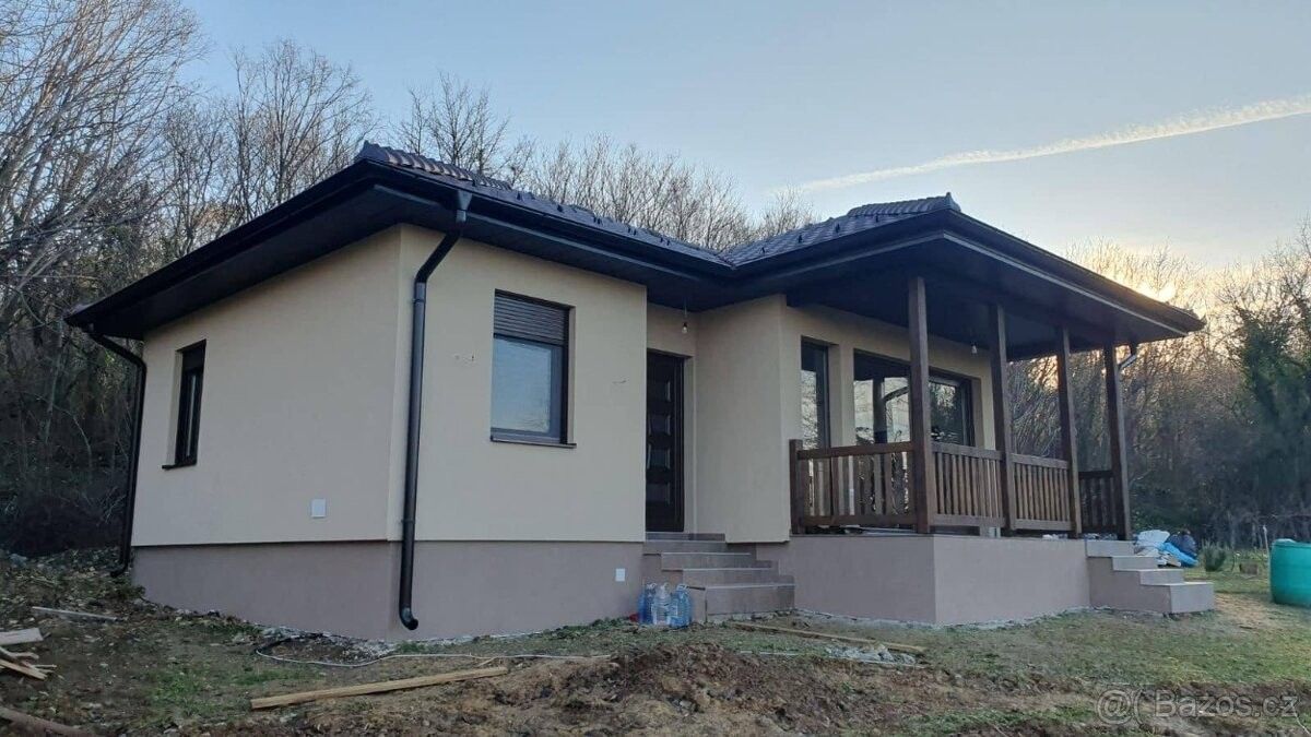 Rodinné domy, 987 66, Zahraničí