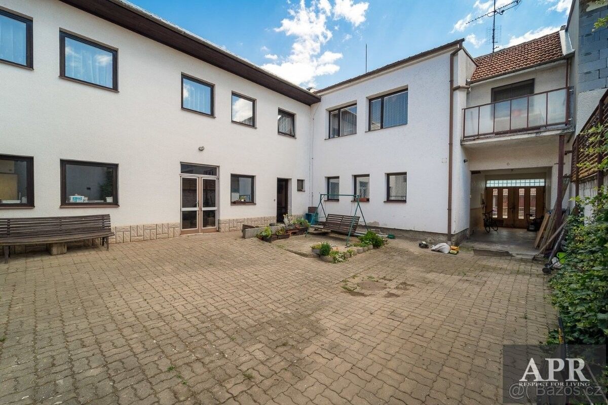Prodej dům - Uherský Brod, 688 01, 1 703 m²