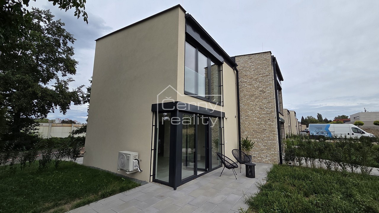 Rodinné domy, Východní, Pardubice - Pardubičky, 55 m² - 1