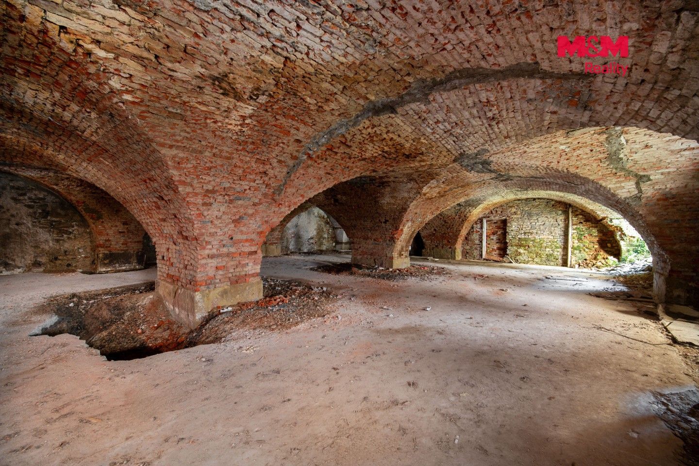 Obchodní prostory · 476 m² · Komenského, Polička - 3