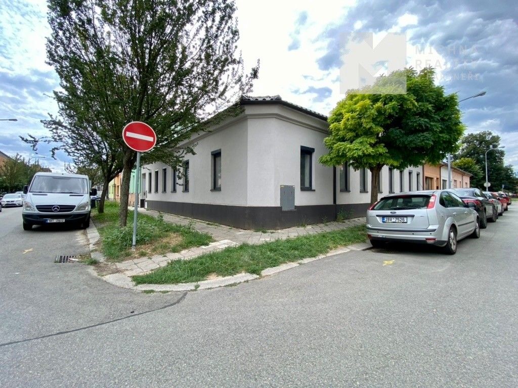 Prodej dům - Brno, 615 00, 258 m²