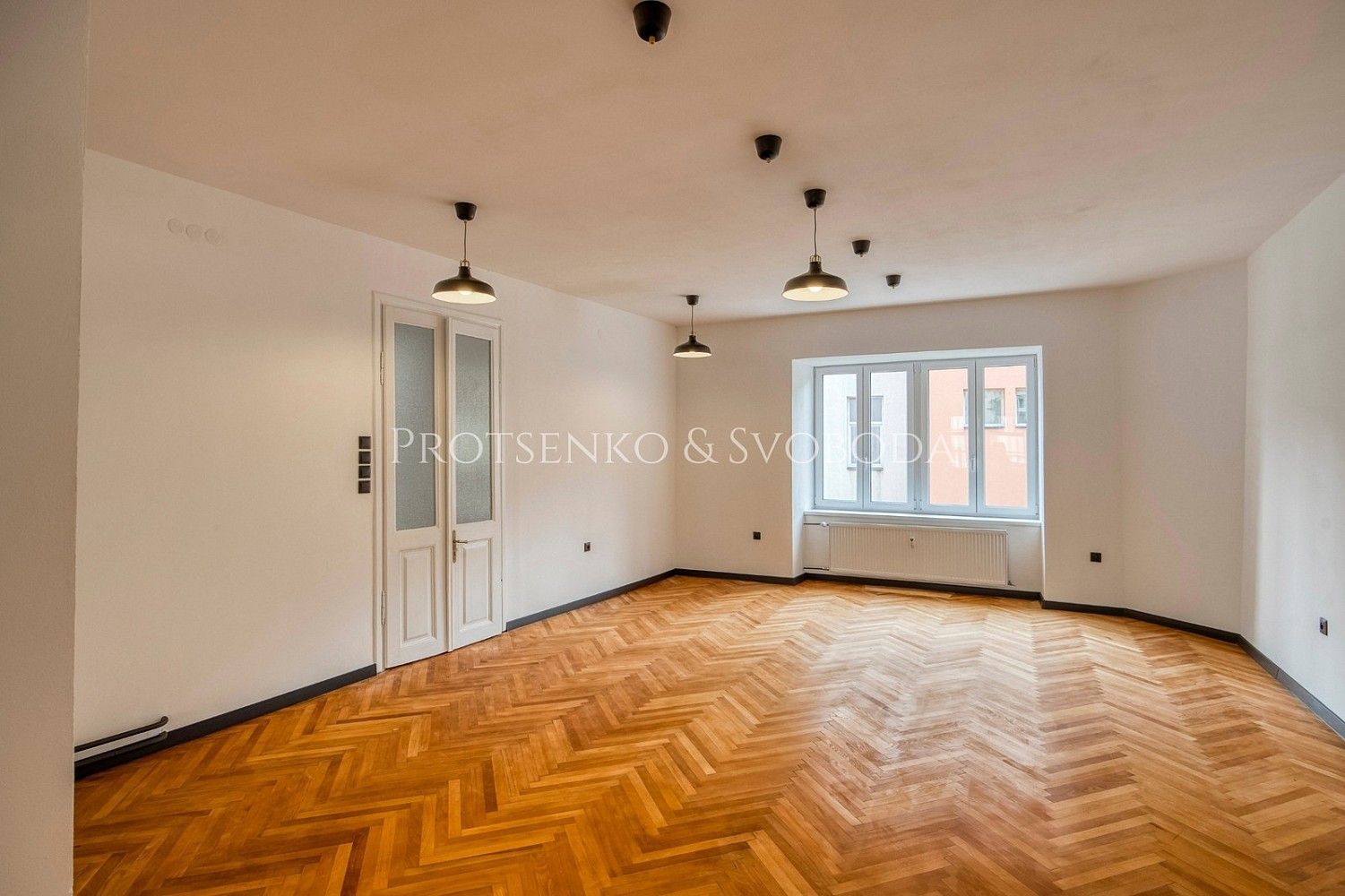 Pronájem obchodní prostory - Třebíč - Vnitřní Město, Kraj Vysočina, 127 m² - 5