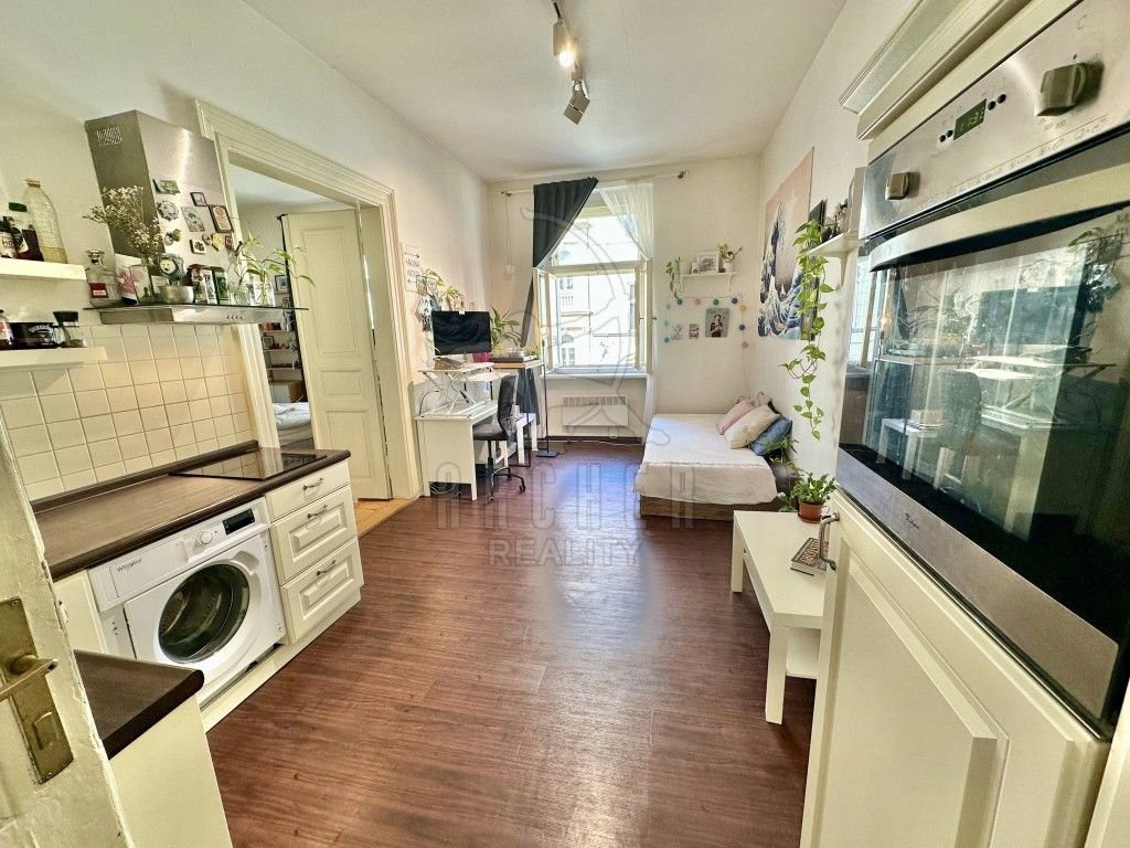 2+kk, Ježkova 1054, Praha, 43 m²