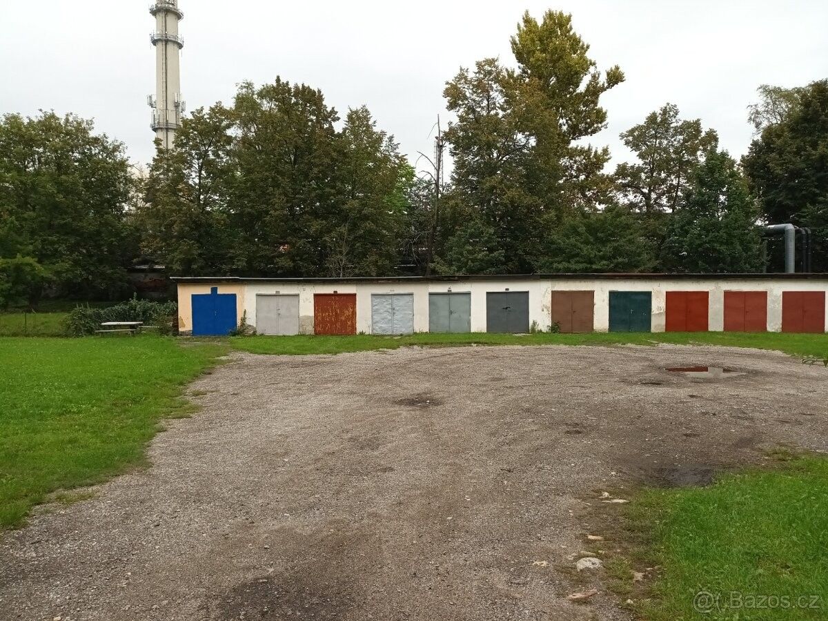 Garáže, České Budějovice, 370 01 - 2