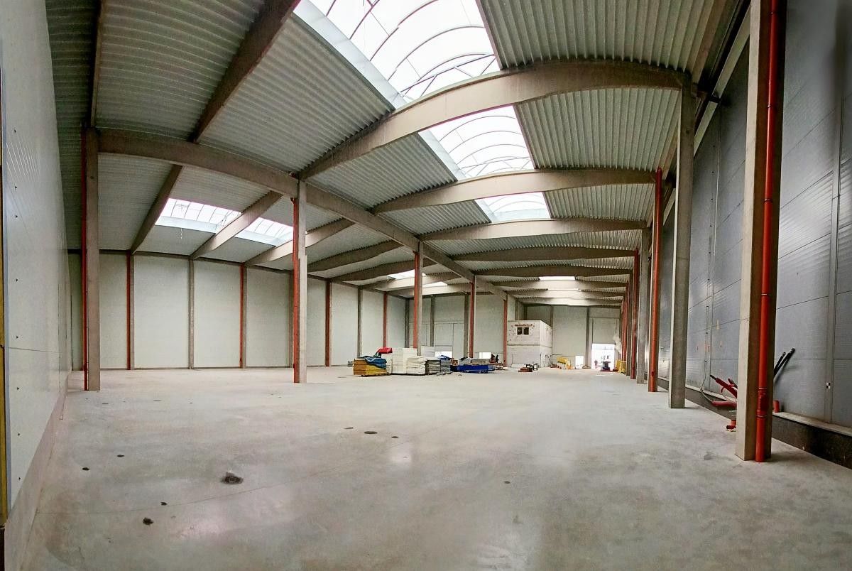 Sklady, Hýskov, 1 900 m²