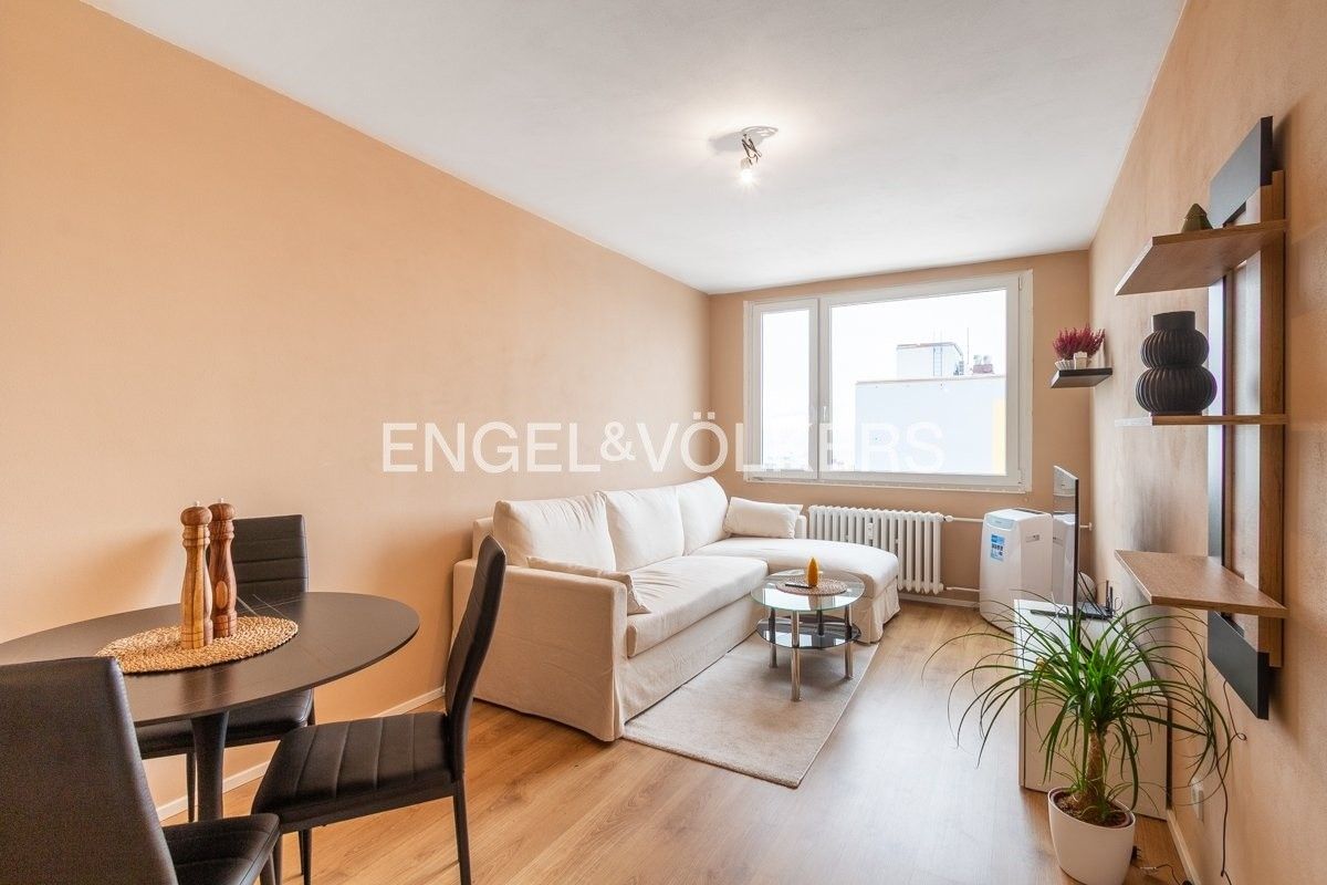 2+kk, Čenětická, Praha, 47 m²