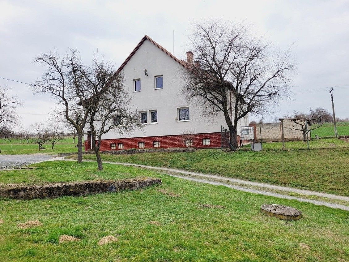 Prodej dům - Boršice u Buchlovic, 687 09, 1 753 m²