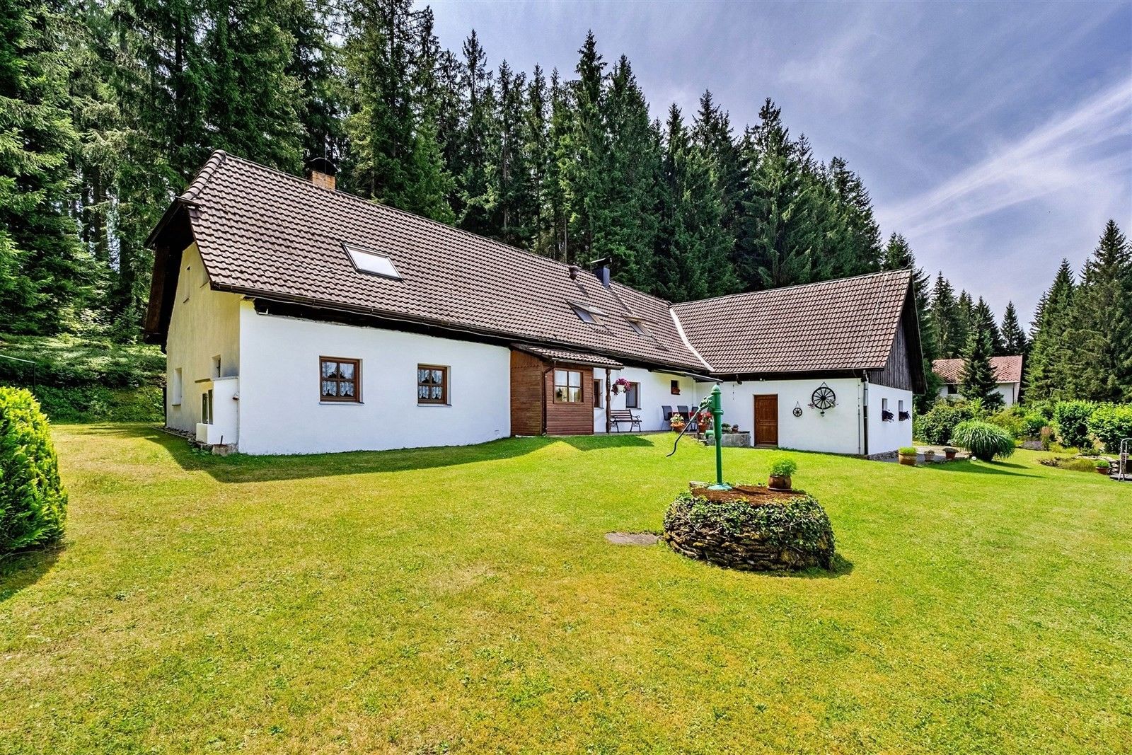 Prodej rodinný dům - Frymburk, 303 m²