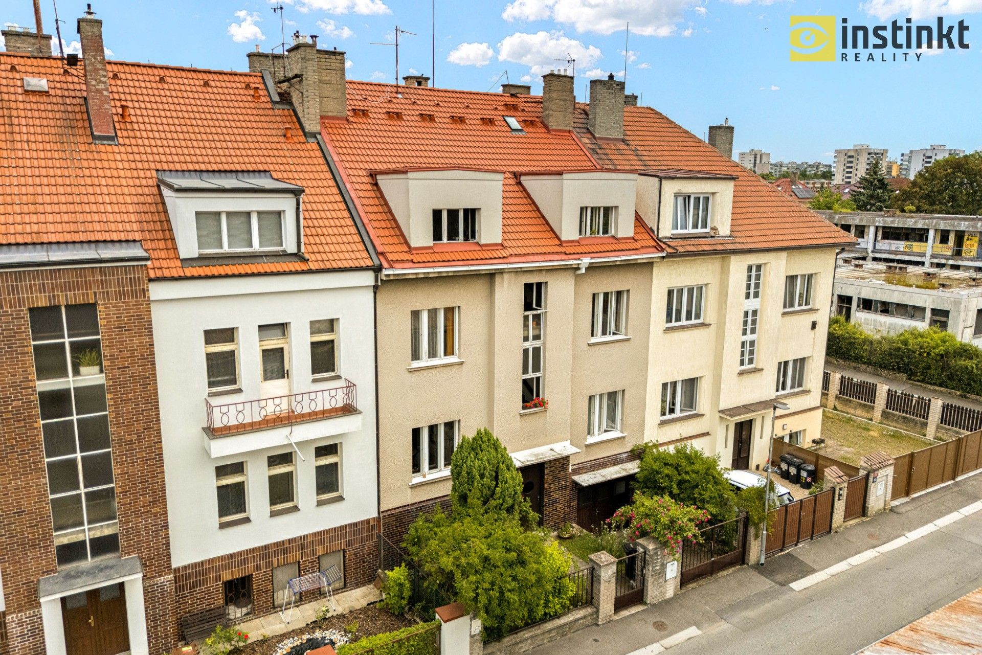 Činžovní domy, V rovinách, Praha, 470 m²