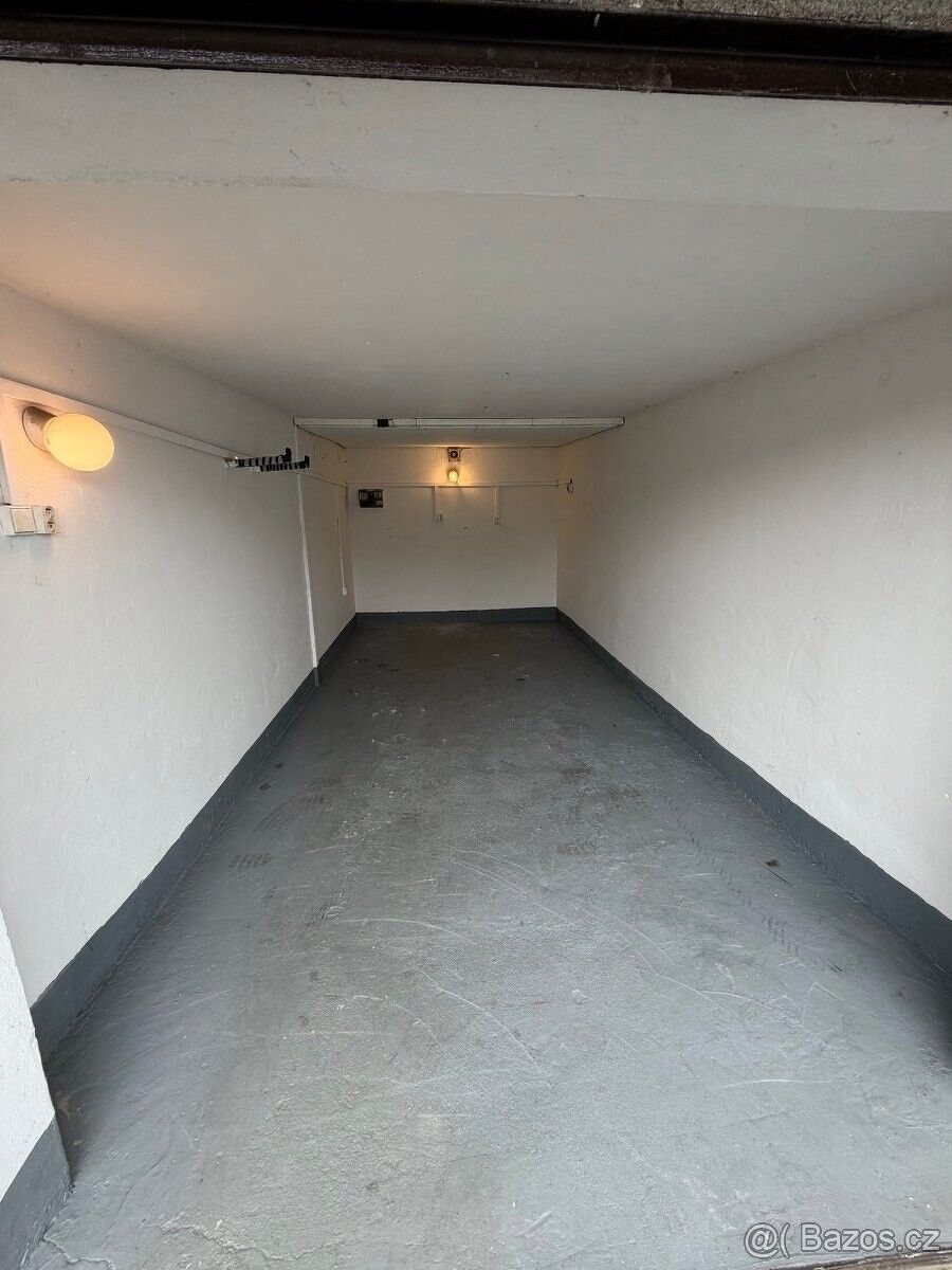 Garáž · Valašské Meziříčí, 757 01 - 4