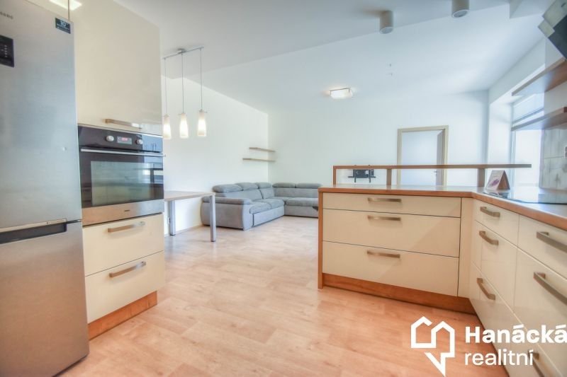 Pronájem byt 3+kk - Jarmily Glazarové, Olomouc, 83 m²