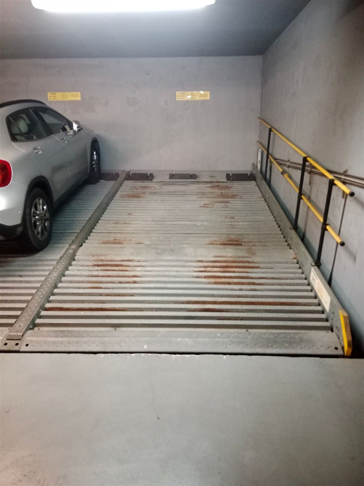 Ostatní, Holandská, Praha, 13 m²