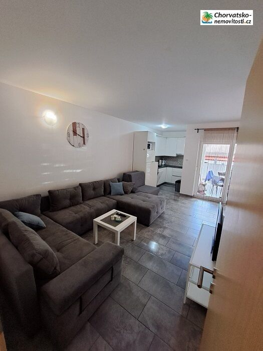 Byty, 987 66, Zahraničí