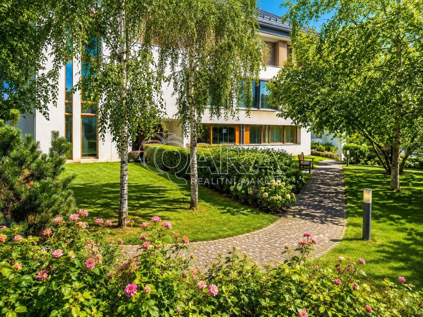 4+1, Pod kaštany , Praha, 164 m² - 2