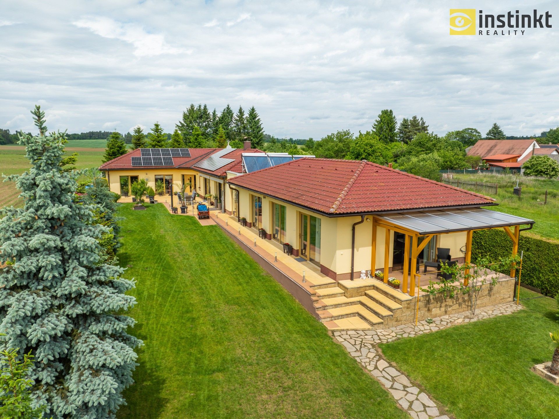 Prodej rodinný dům - Květov, 455 m²