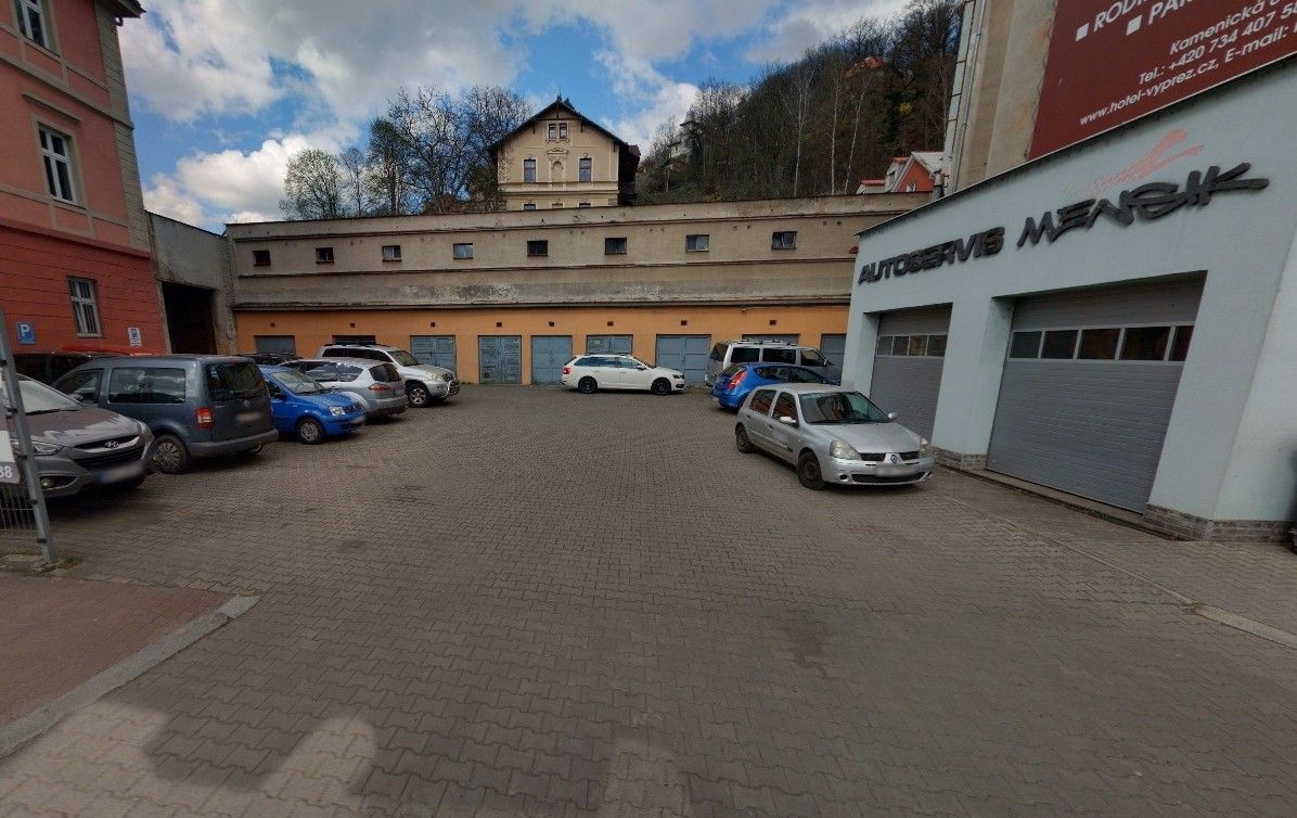 Garáže, Děčín, 405 02