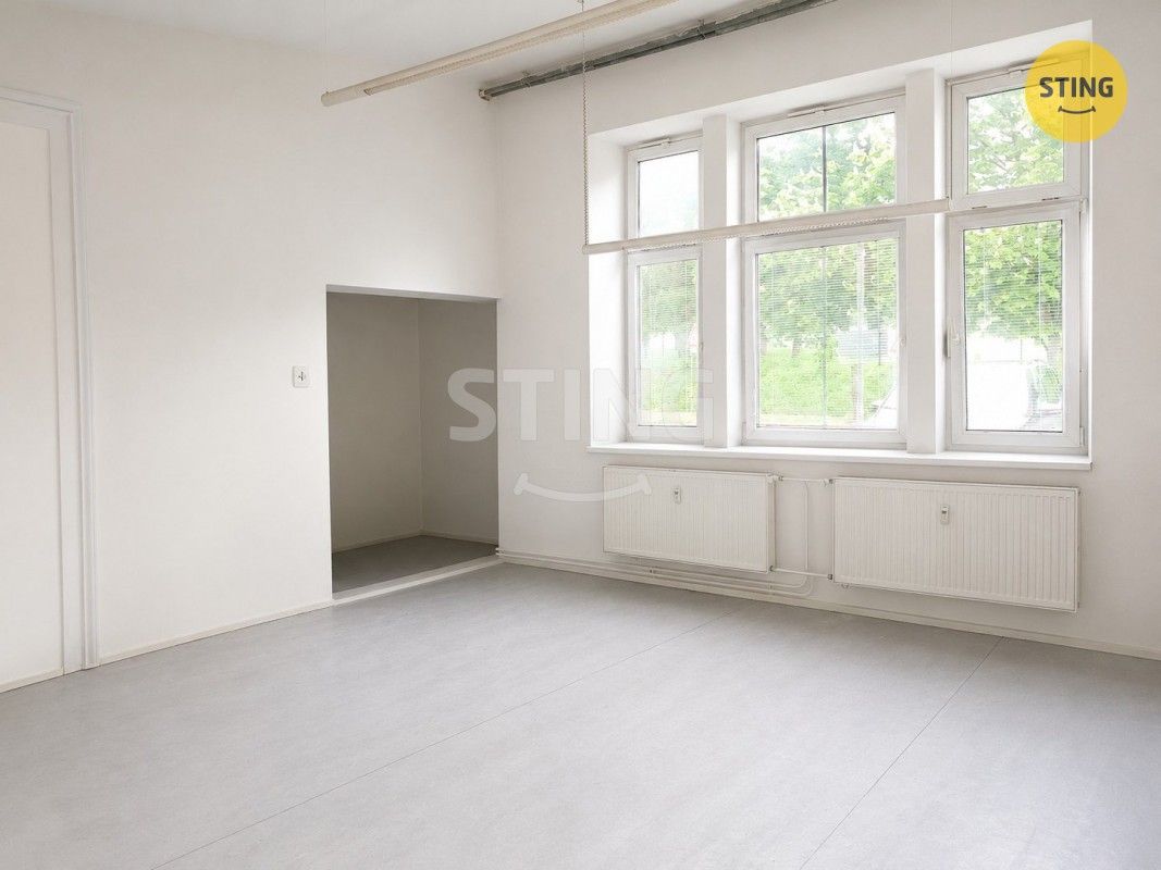 Kanceláře, Doubrava, 41 m² - 1