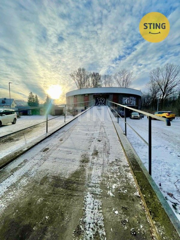 Garáže, Ostrava, 700 30