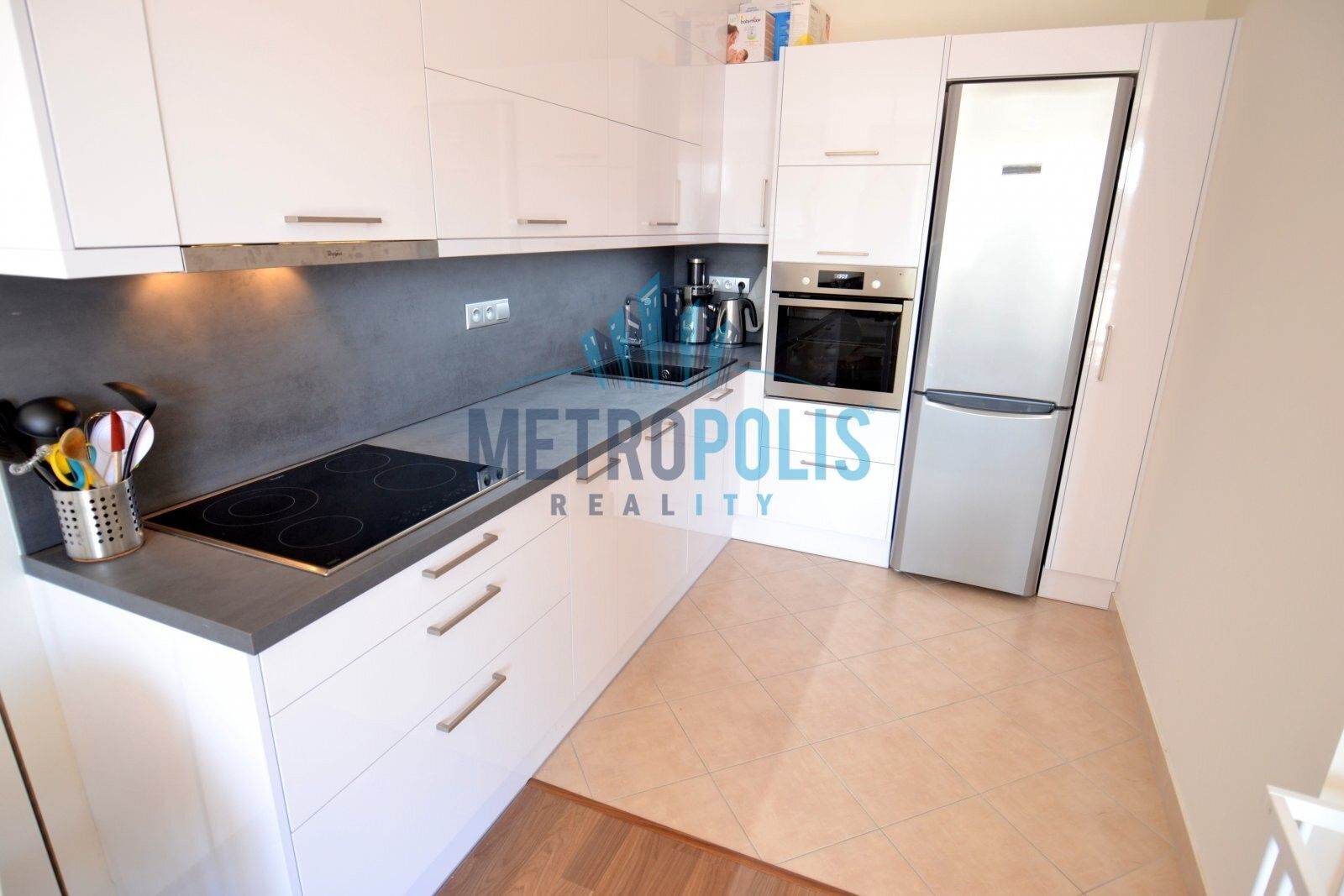 Byt 2+kk · 60 m² · Papírníkova, Praha - 4