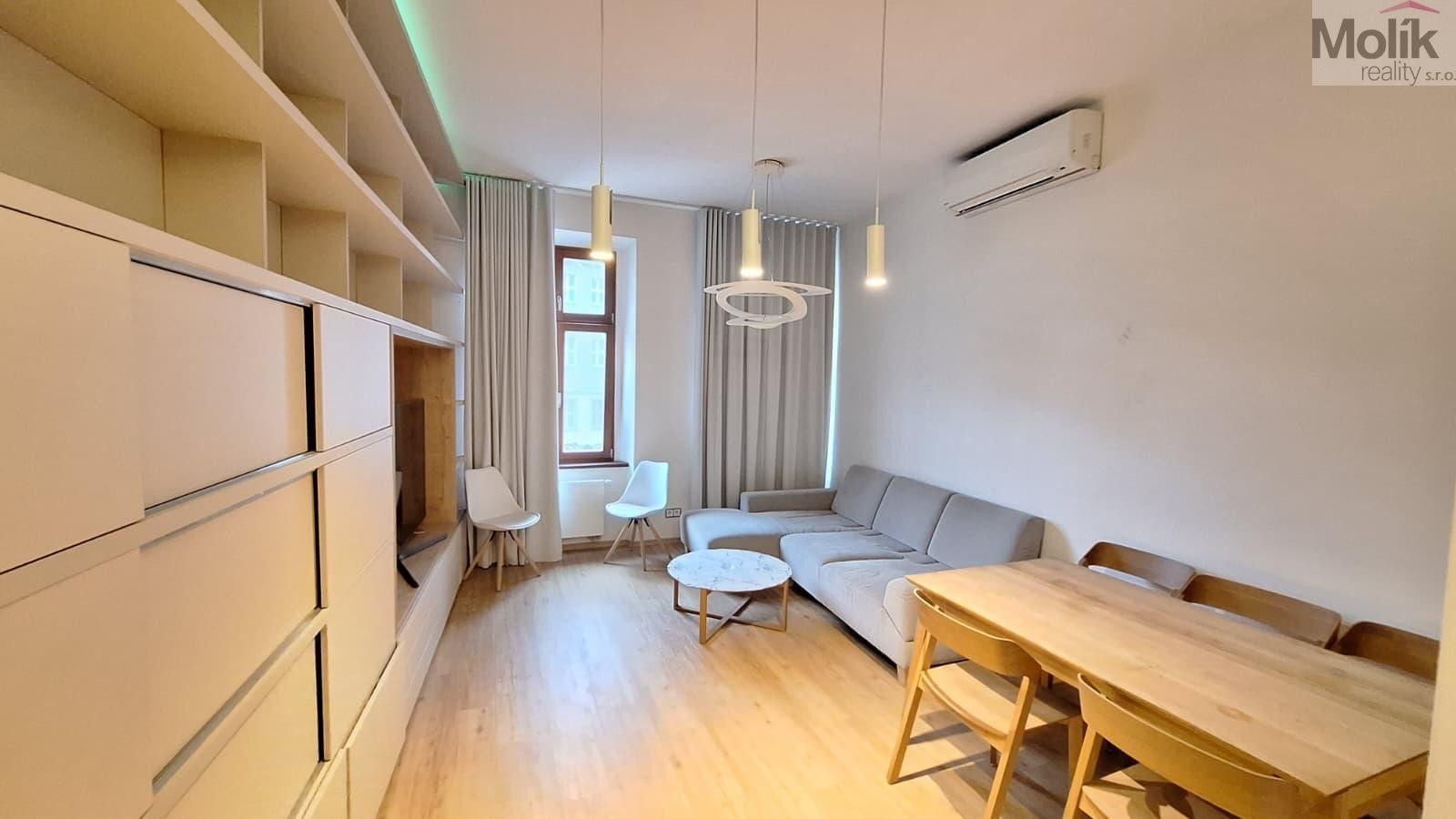 Prodej rodinný dům - Laubeho náměstí, Teplice, 425 m² - 5