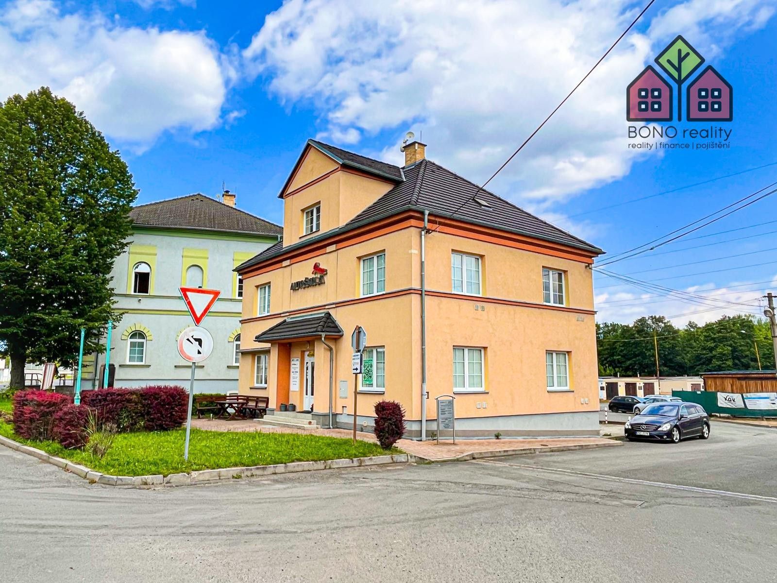 Obchodní prostory, Náměstí, Bílina, 411 m²